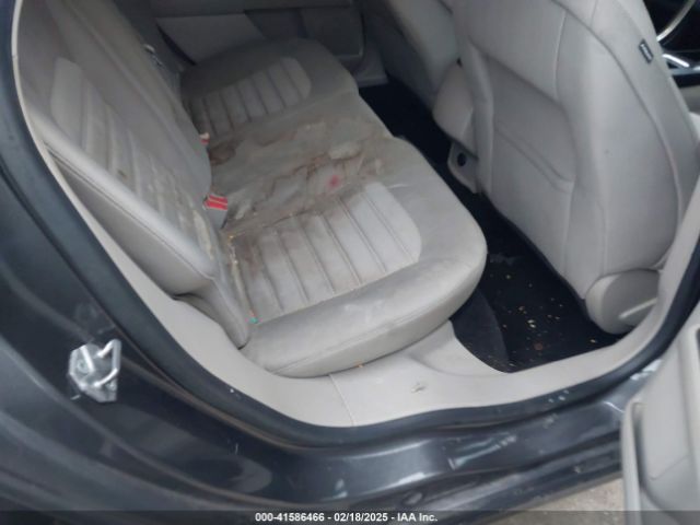 3FA6P0H77JR140643 Ford FUSION SE