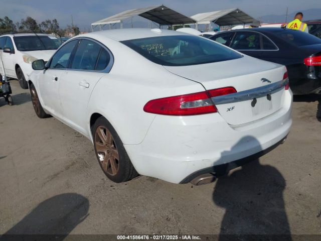 2011 JAGUAR XF SAJWA0FBXBLS00502 Photo 2