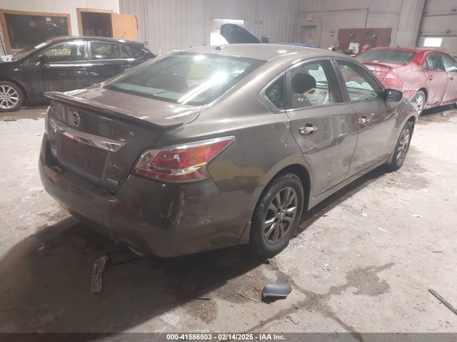 Nissan Altima 2.5 S 2015 1N4AL3AP3FC470061 Image 4