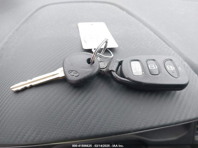 5NPD84LF6KH476955 Hyundai ELANTRA SEL