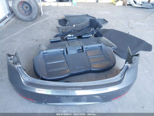 KNALC4J12H5039445 KIA Cadenza Premium