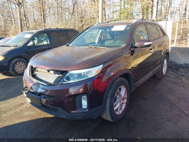 KIA SORENTO LX 2015 5XYKT4A62FG626758 Image 2