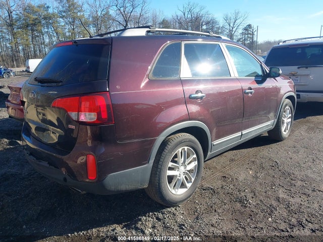 KIA SORENTO LX 2015 5XYKT4A62FG626758 Image 4