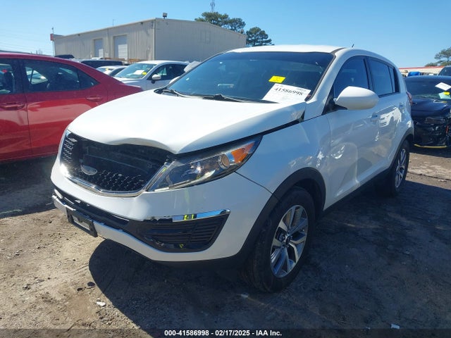 KIA Sportage Lx 2016 KNDPB3AC3G7880972 Image 2