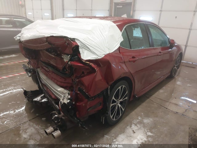 4T1B11HK3JU585390 Toyota CAMRY SE