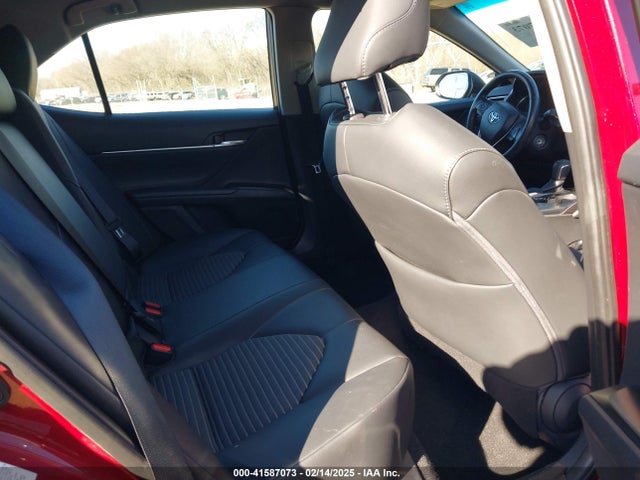 4T1B11HK3JU585390 Toyota CAMRY SE