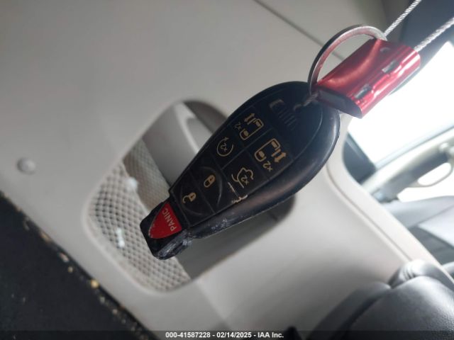 2C4RDGCG0KR744526 Dodge Grand Caravan Sxt
