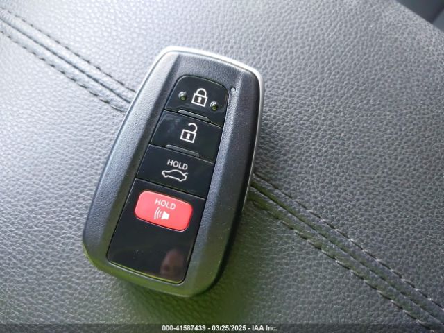 2T3A1RFV4LW099804 Toyota Rav4 Xle Premium