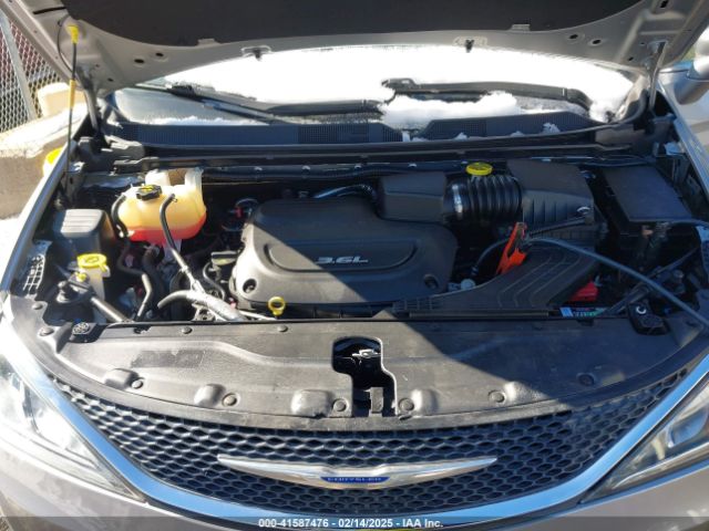 2019 CHRYSLER PACIFICA 2C4RC1BG8KR523872 Photo 9