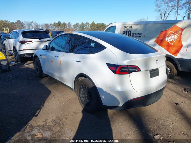 2021 TESLA MODEL Y 5YJYGDEE7MF068233 Photo 2