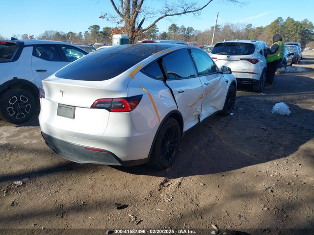 2021 TESLA MODEL Y 5YJYGDEE7MF068233 Photo 3