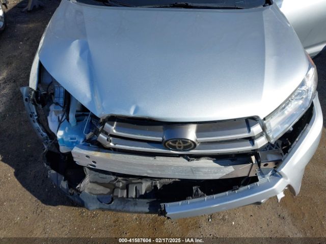 5TDBZRFH9KS992655 Toyota Highlander Le