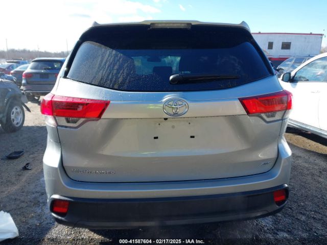5TDBZRFH9KS992655 Toyota Highlander Le