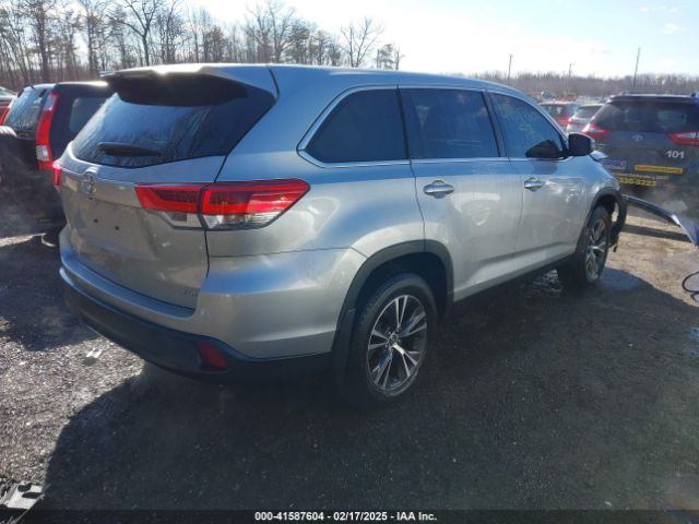 5TDBZRFH9KS992655 Toyota Highlander Le