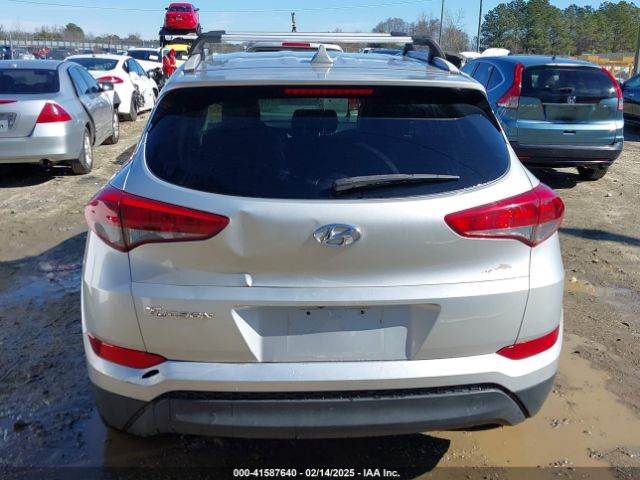 KM8J33A40JU710939 Hyundai TUCSON SEL