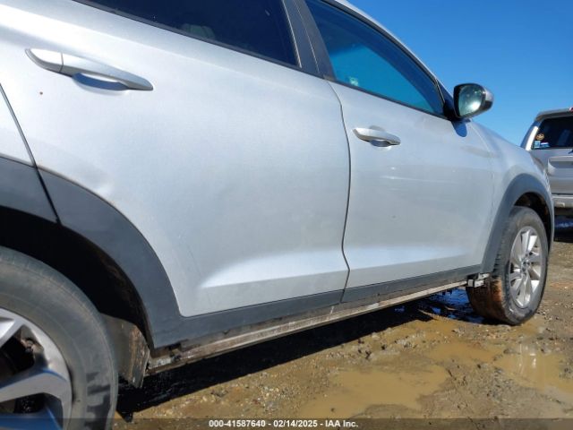 KM8J33A40JU710939 Hyundai TUCSON SEL