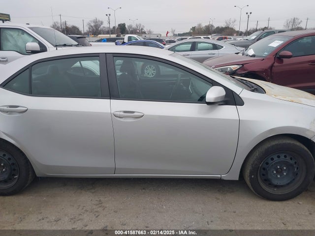 Toyota COROLLA LE 2018 5YFBURHE3JP841514 Image 13