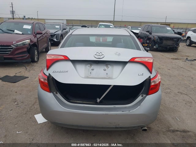 Toyota COROLLA LE 2018 5YFBURHE3JP841514 Image 16