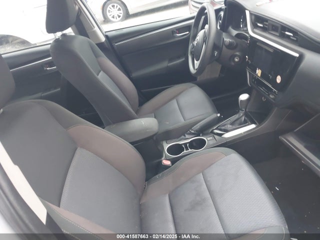 Toyota COROLLA LE 2018 5YFBURHE3JP841514 Image 5