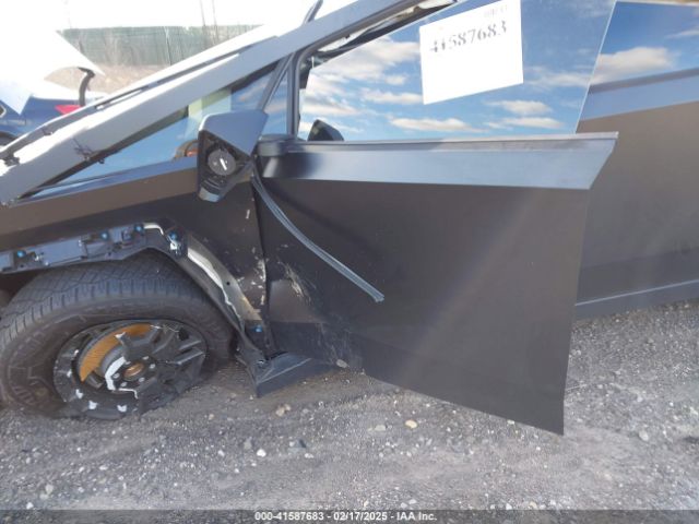 7G2CEHED5RA015790 Tesla Cybertruck All-wheel Drive