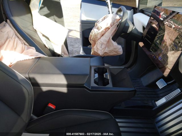 7G2CEHED5RA015790 Tesla Cybertruck All-wheel Drive