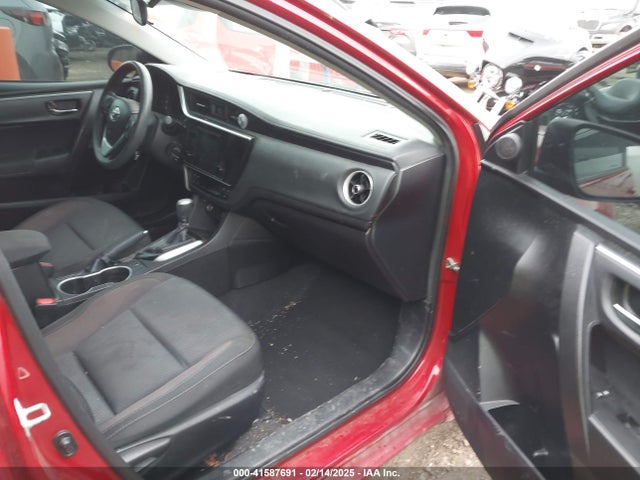 5YFBURHE5JP738126 Toyota COROLLA LE