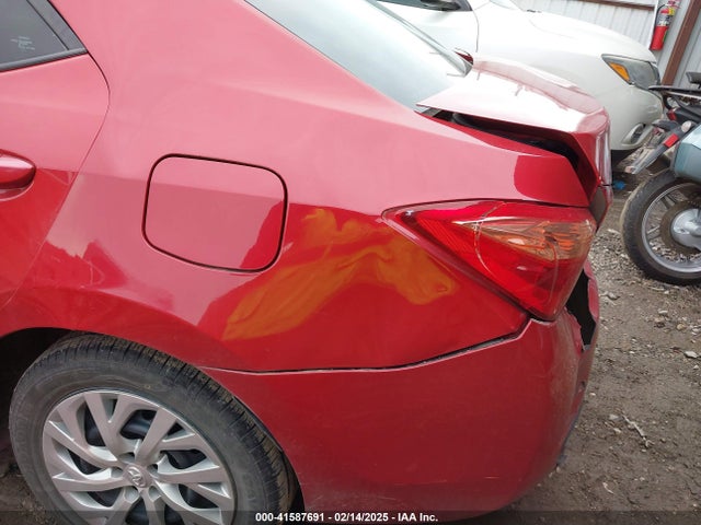 5YFBURHE5JP738126 Toyota COROLLA LE