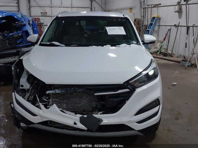 KM8J3CA26HU584580 Hyundai Tucson Sport