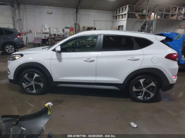 KM8J3CA26HU584580 Hyundai Tucson Sport