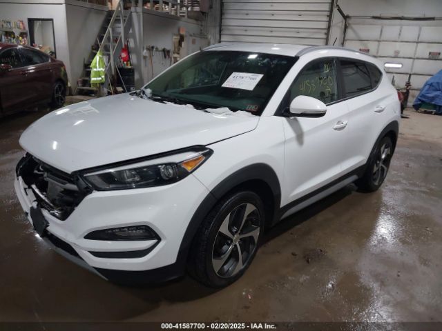 KM8J3CA26HU584580 Hyundai Tucson Sport
