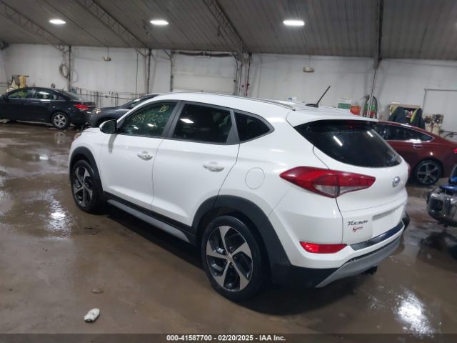 KM8J3CA26HU584580 Hyundai Tucson Sport