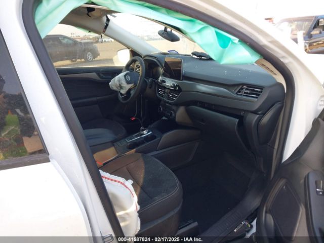 1FMCU0GN6PUA87436 Ford Escape Active