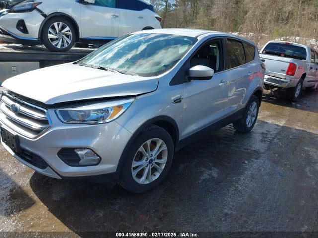 1FMCU9GD6HUD23175 Ford ESCAPE SE