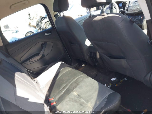 1FMCU9GD6HUD23175 Ford ESCAPE SE