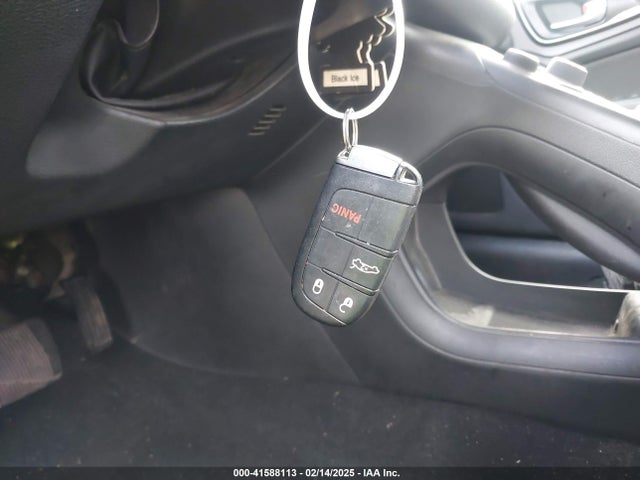 1C3CCCAB9FN746842 Chrysler 200 Limited