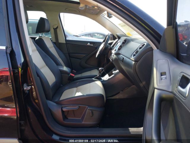 2017 VOLKSWAGEN TIGUAN WVGRV7AX2HK015267 Photo 4