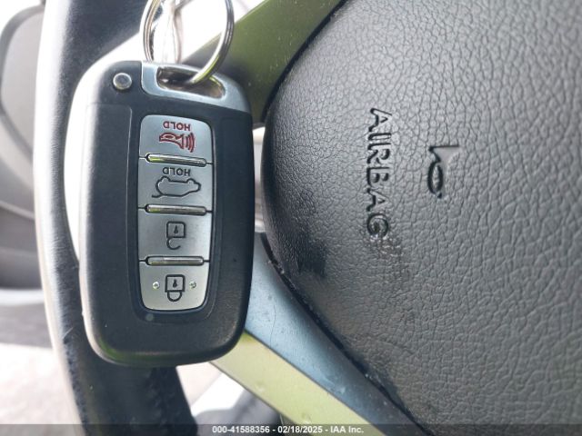 KMHTC6ADXHU318331 Hyundai Veloster Value Edition