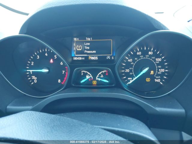 1FMCU9GD5HUD34250 Ford ESCAPE SE