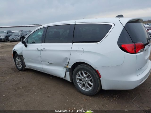 2C4RC1CG7NR105208 Chrysler Voyager Lx