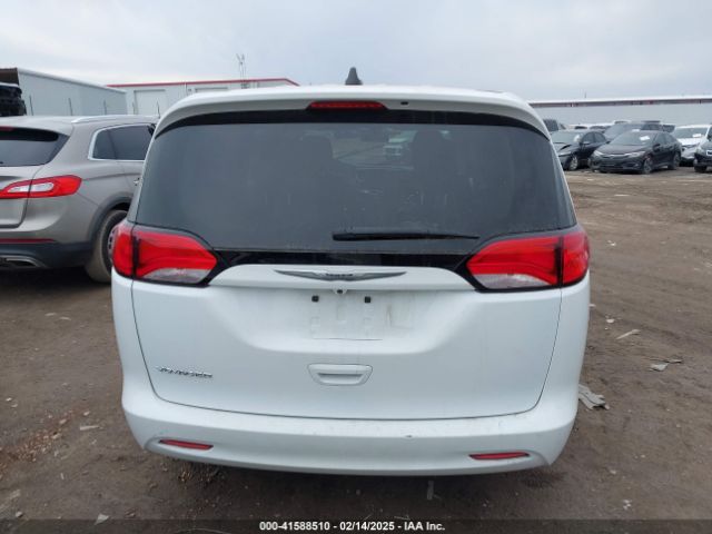2C4RC1CG7NR105208 Chrysler Voyager Lx