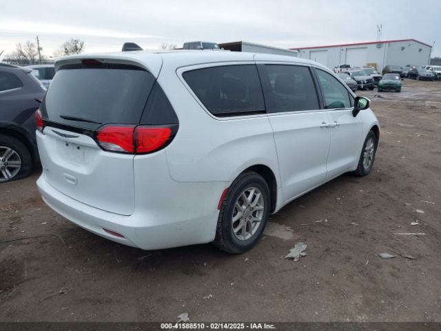 2C4RC1CG7NR105208 Chrysler Voyager Lx