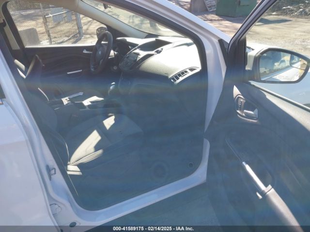 1FMCU9GD8JUB68294 Ford ESCAPE SE