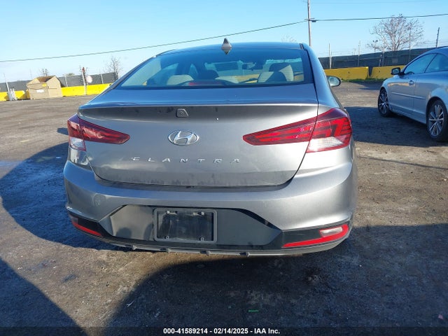 Hyundai ELANTRA SEL 2019 5NPD84LF0KH413060 Image 16