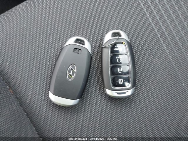 KMHRC8A33PU215490 Hyundai Venue Limited