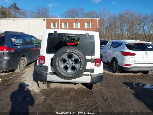 1C4BJWEG3FL546524 Jeep Wrangler Unlimited Sahara