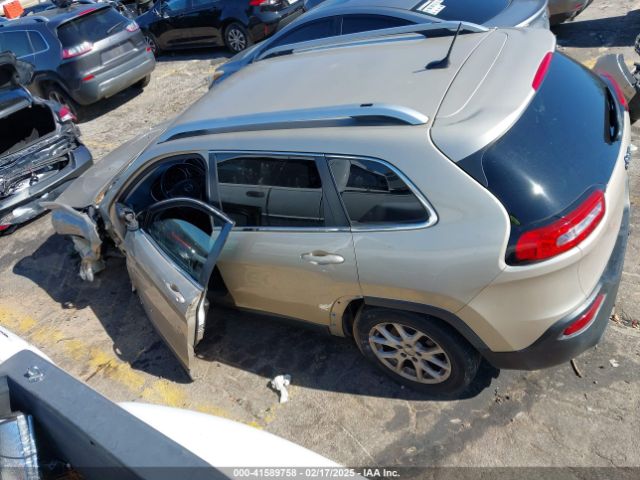 1C4PJLCB2EW269101 Jeep Cherokee Latitude