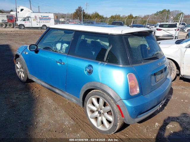 2002 MINI COOPER S WMWRE33422TD52765 Photo 2