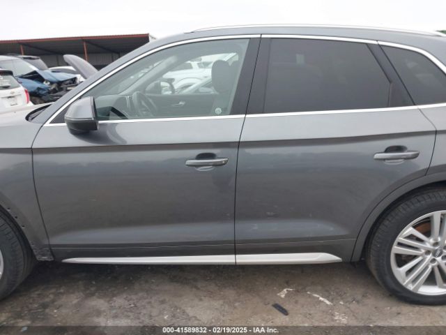 WA1CNAFY8J2123840 Audi Q5 2.0t Premium