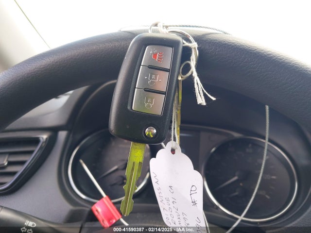 Nissan 2017 2017 KNMAT2MT4HP510897 Image 11