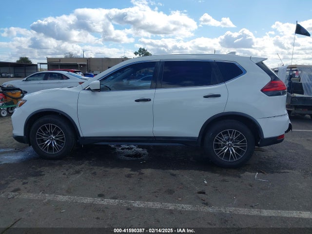 Nissan 2017 2017 KNMAT2MT4HP510897 Image 14